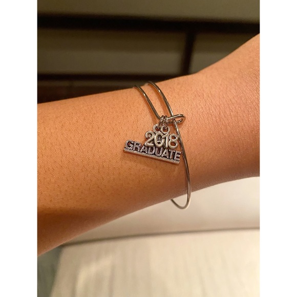 2018 Graduate Bangle - Picture 3 of 3